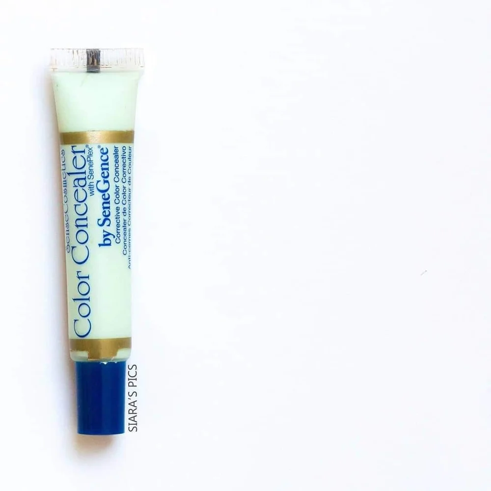 Green Color Concealer - Picture 3 of 5